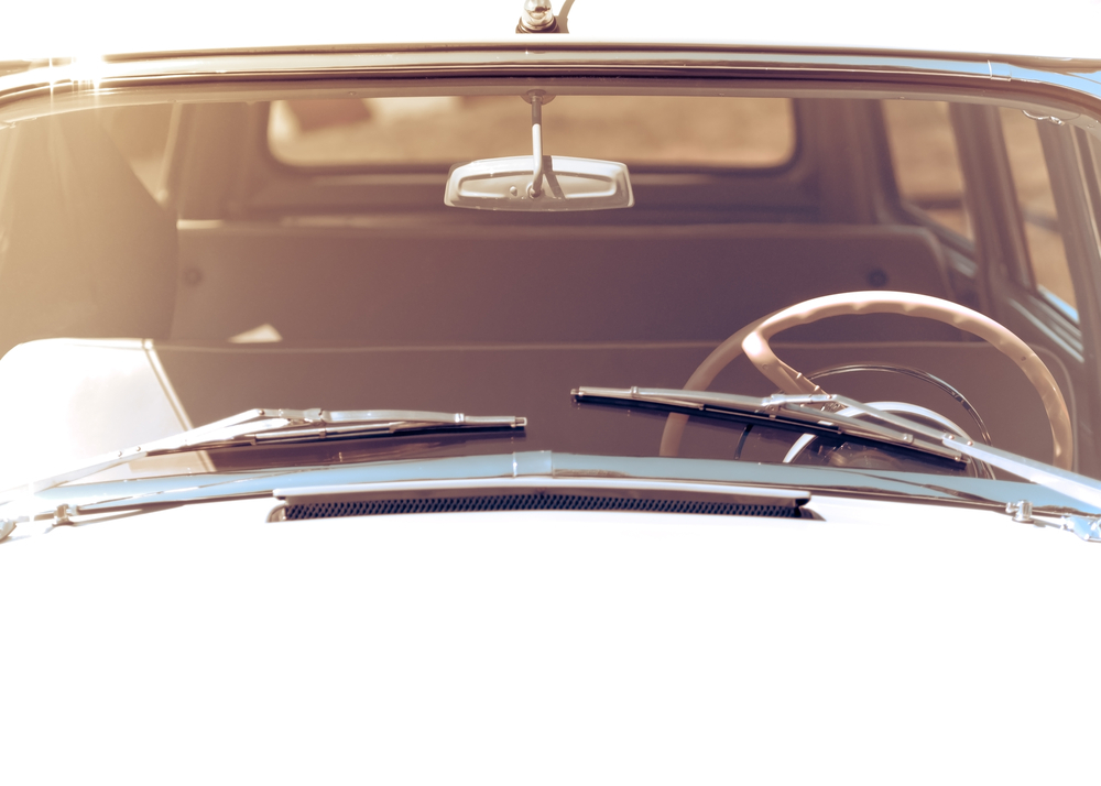 challenges of vintage and classic car auto glass replacement