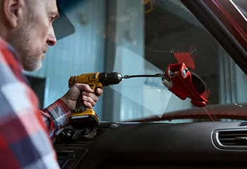 Assessing Windshield Damage: Safety First in Cambridge, MA